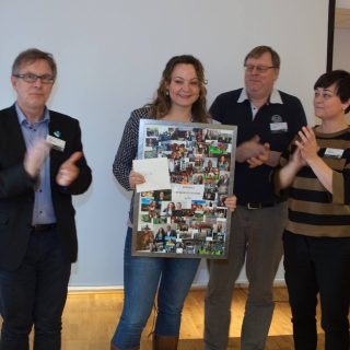 Det vanket både godord og gaver da Rebekka Borsch gikk av som leder av Buskerud Venstre. 