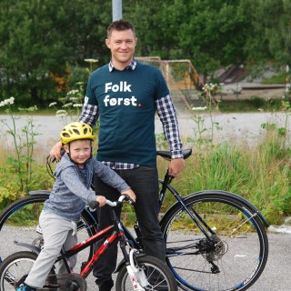 Per-Arne Larsen er Venstres 3. kandidat i Bergen og bor i Åsane med kone og to små barn. Per-Arne er opptatt av å gjøre Åsane til en grønnere bydel som er bedre tilrettelagt for barn og unge. 