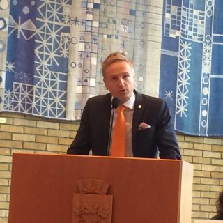Jan Erik Søndeland taler Venstres syn om vennskapssamarbeidet med Nablus