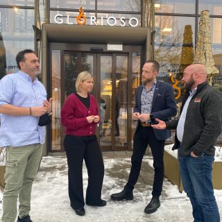 Guri Melby besøkte i januar restaurantopprøret i Asker, her ved restauranteierne Pino LoMonarco (f.v), Jan Klimicek og Lasse Nordlie.