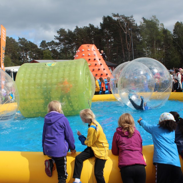 Handballfestivalen. Aktivitet og leik.