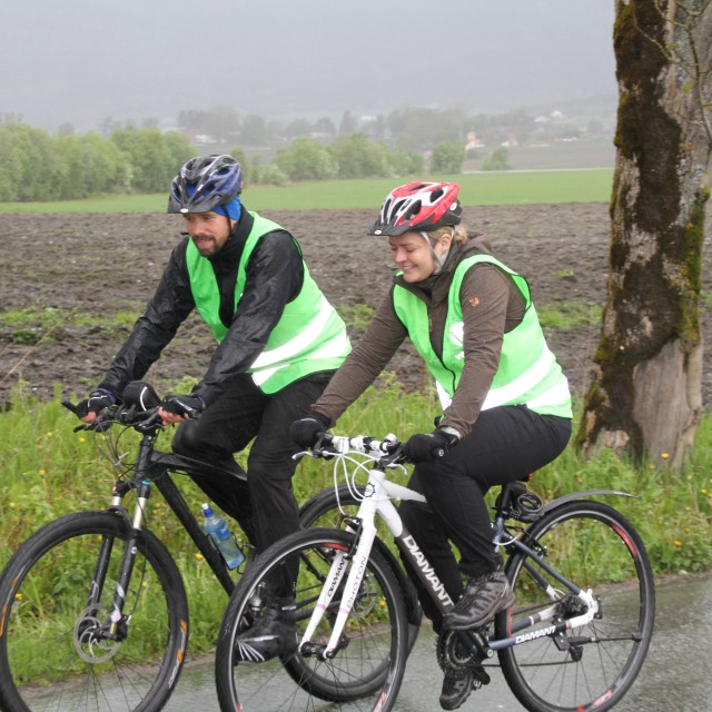 Tove Eivondsen og Stefan Hansen på smale fosenveier