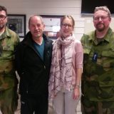 Iselin Nybø og representanter for de ansatte ved Andøya Flystasjon