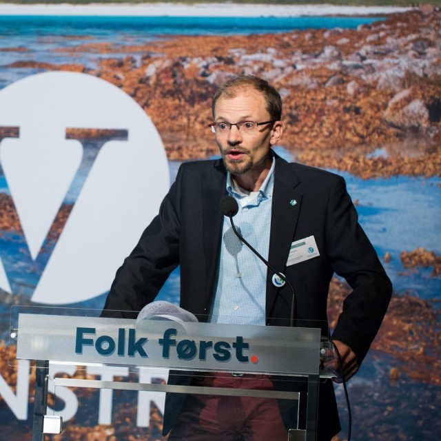 Jonas Vevatne taler til Venstres landsmøtet.