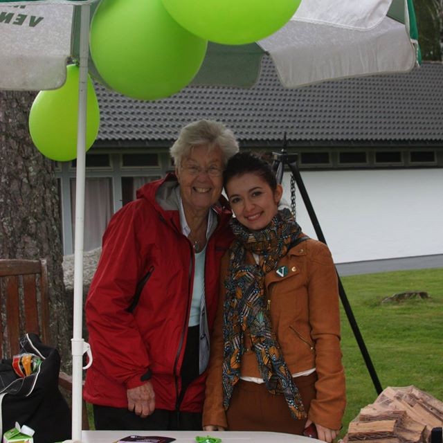 Kristine Foss og Nertila Stringa på Venstrestand.