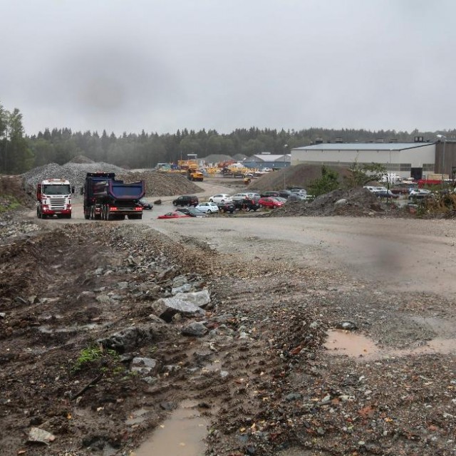 Store endringer i landskapet, sjenerende støy, mye tungtrafikk og farligere skolevei for barn på Tranby er noen av endringene beboere på Tranby har fått erfare de siste månedene.