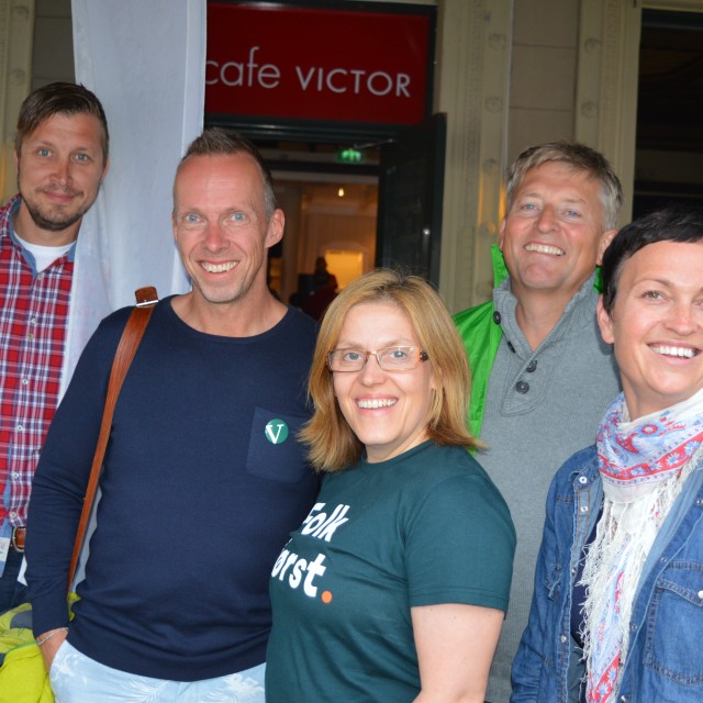 Ordførarkandidatane Kenneth Stømne, Pål Koren Pedersen, Sara Sægrov Ruud, Arnt Gunnar Tønnessen og Julie Marcussen