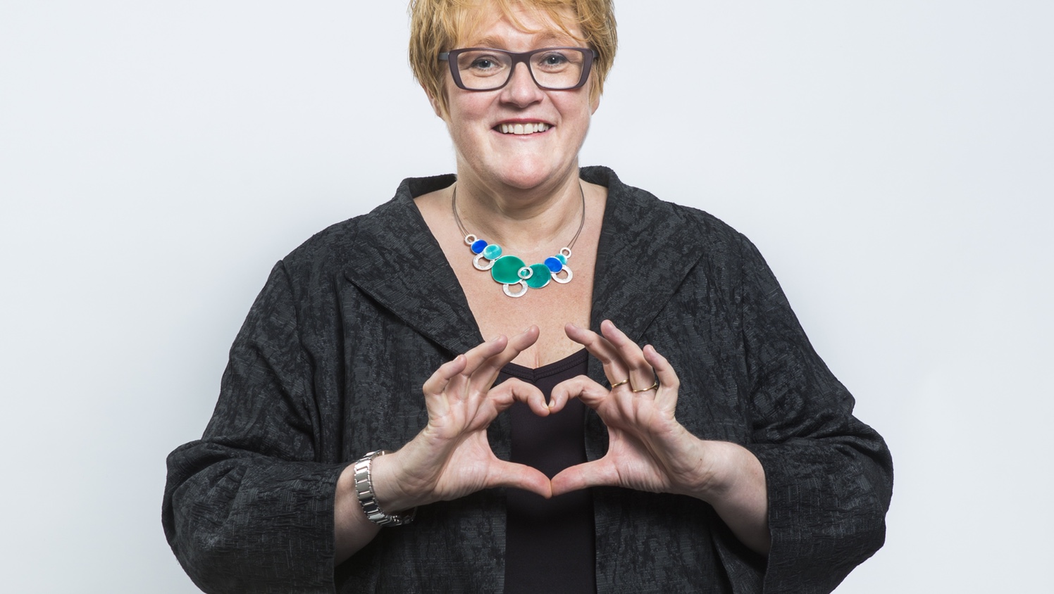 Trine Skei Grande taler til alle.