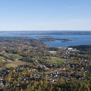 Utsikt fra Skaugumsåsen av SimenS.