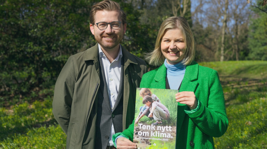 Guri Melby og Sveinung Rotevatn viser frem Venstres klimaplan for 2030