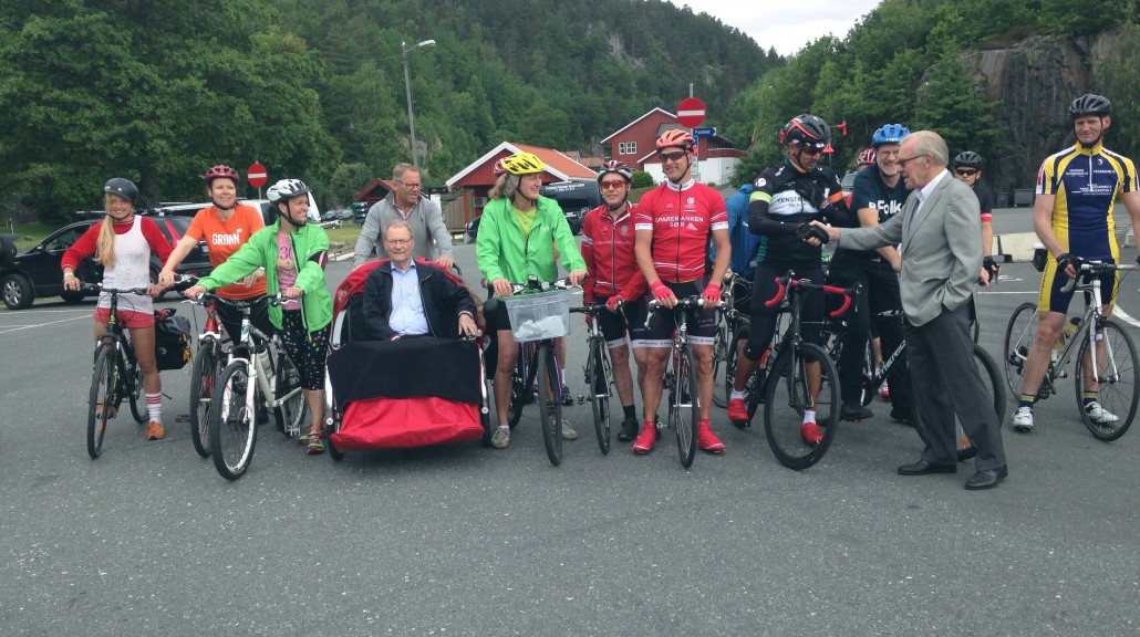 Eldre, ungdom, barn, frivillige, varaordfører, miljøpartiet de Grønne, Venstrefolk og mange andre. Alle de møtte opp i Tvedestrand i dag! Jeg fikk en god omvisning av alt frivillighetssentralen gjør i Tvedestrand, og jeg må si jeg er mektig imponert!