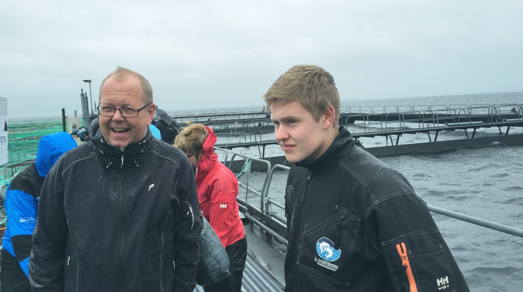 Pål Farstad på bedriftsbesøk i Florø. Her sammen med 3. generasjon i E. Karstensen Fiskeoppdrett (Marø Havbruk)