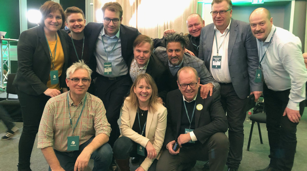 Sogn og Fjordane sin delegasjon i lag med Raja, Skjelstad og Farstad