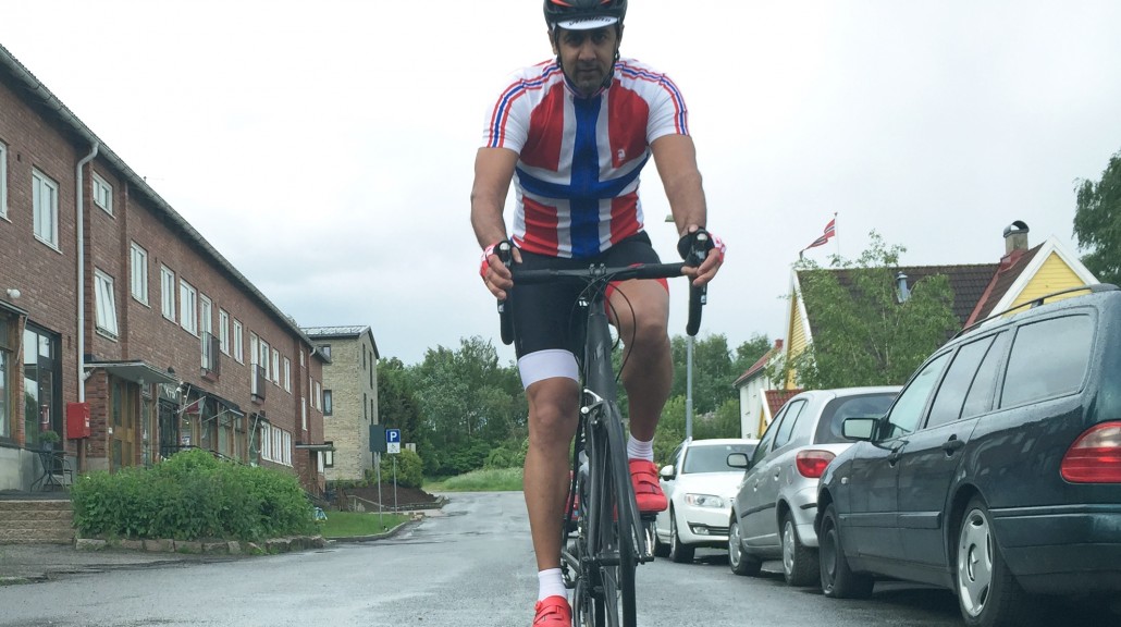 Abid sykler fra Lindesnes fyr klokken 1000 lørdag 20. juni.
