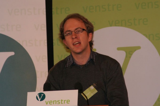  Erling Hillestad, her på talerstolen under Venstres landsmøte.