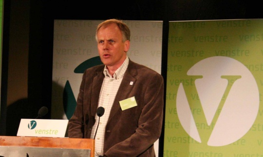 Eivind Brenna på talerstolen