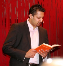  Abid Raja. Bildet er fra boklanseringen i vår.