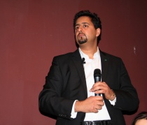  Abid Raja tok initiativ til et dialogmøte etter demonstrasjonene i Oslo.