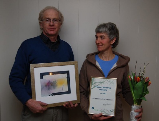 Finn Dale Iversen og Evelyn Romer Iversen .Vinnere av Hurum Venstre sin miljøpris 2009.