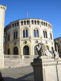  Regjeringen la frem revidert budsjett for Stortinget i dag. - Det er ikke de samlede rammene som er problemet, men Regjeringens prioritering innenfor disse, sier Sponheim.