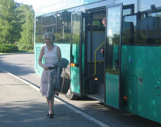  Borghild Tenden kom med bussen.