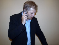 Roar Sollied på telefonen