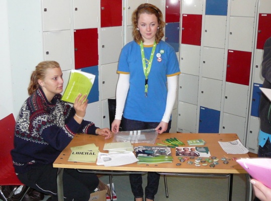 Unge Venstres stand på skolevalget i Byremo