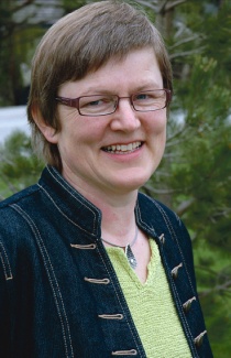 Leder Anne Jorid Gullbrekken i likestillingsutvalget mener mange politiske ledere sitter alt for len