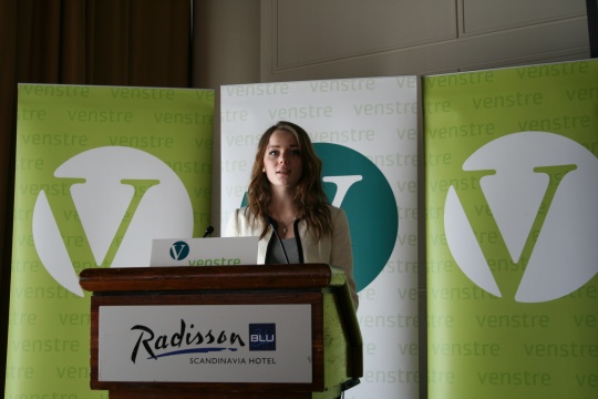 Emilie Klovning på talerstolen under Venstres Landsstyremøte i Oslo 6. mars 2010.