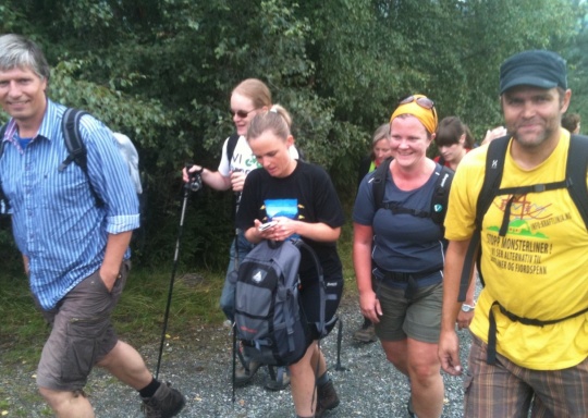  Nestleder Ola Elvestuen, Ulvik-ordfører Mona Hellesnes og fylkesleder i Oslo Toril Berge i protestmarsj.