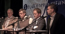  Innledere i Bergen: Trond Nordby (UiO), Kjetil Wiedswang (DN), Magnus Takvam (NRK) og Helge Solum Larsen (Venstre).