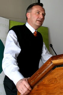  Lars Peder Nordbakken er blant annet leder av Akershus Venstre og sentralstyremedlem. 