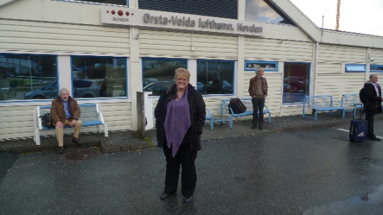 Trine ved ankomst Møre og Romsdal på Hoved Flyplass Ørsta Volda