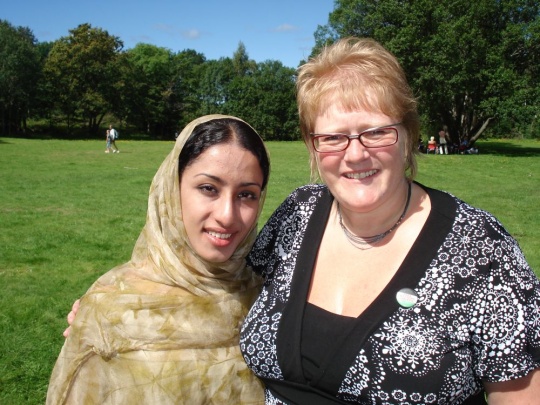  Trine Skei Grande og den sahrawiske menneskerettighetsforkjemperen Rabab Amidane.