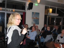 Heidi Foyn Thomassen på pub i Risør