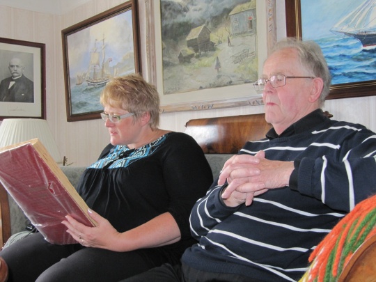  Trine Skei Grande og Øyvind Bjorvatn i Gunnar Knudsens barndomsheim.