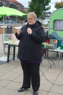  Trine under markeringen til Sande Venstre høsten 2010