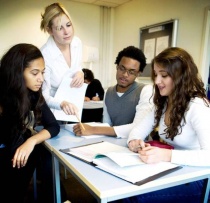  - Spesialpedagogene må arbeide nærmest mulig elevene, mener Trine Skei Grande.
