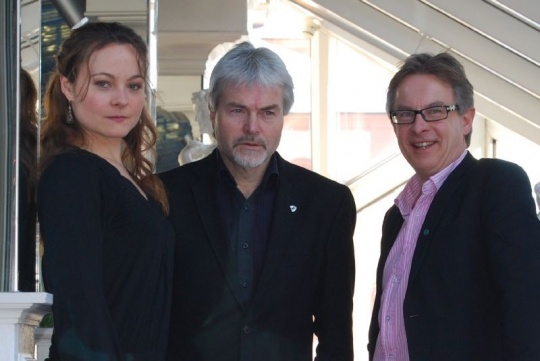  Ønsker partiet velkommen til Buskerud: Fylkesleder Rebekka Borsch, fylkesvaraordfører Runolv Stegane og fylkestingsrepresentant Helge Stiksrud fra Ringerike.