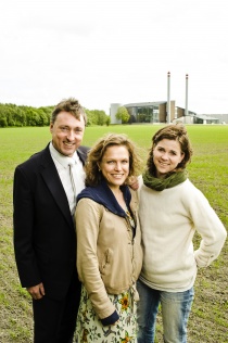 Inge Solli, Siri Engesæth og Solveig Schytz foran Akershus EnergiPark.