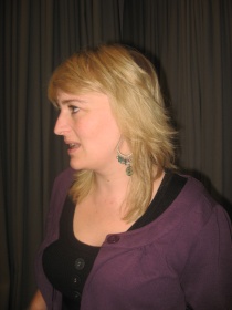  Melinda Kvinlaug på talerstolen