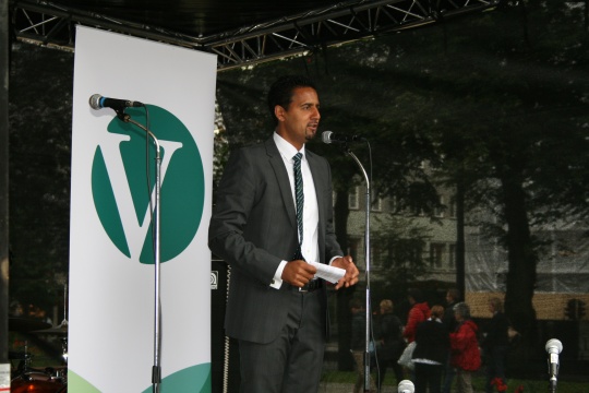 Abid Q. Raja var konfransier under valgkampåpningen.