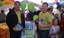 Kåre Pettersen (Vestfold) og Per Martin Berg (Sande) på plass på Økofestivalen i Sande