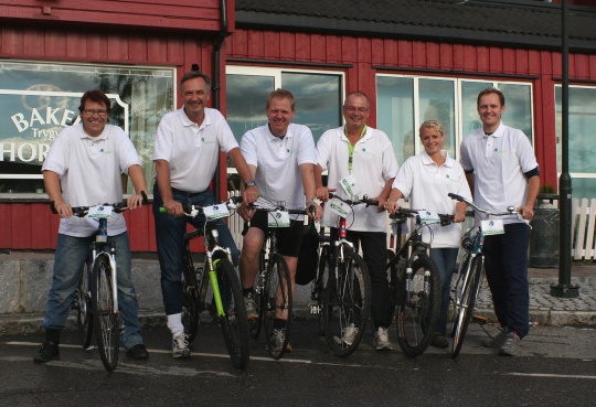 Kanditatene som skal levere brev til førstegangsvelgere - med pedalkraft