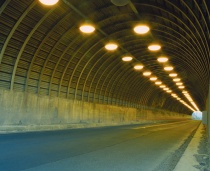  Venstre vil legge veien fra Dyrskueveien i en tunnel til stasjonen.
