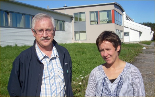  Sistranda skole har fått nye og funksjonelle skolebygninger. Arvid Hammernes og Vibeke Franck Sehm mener angrepene fra Ryan, Borgen og Gundersen ikke ødelegger for Venstre, men for Sistranda skole. Det er ille!