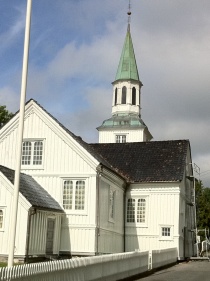  Risør kirke ble nymalt på forsommeren 2011