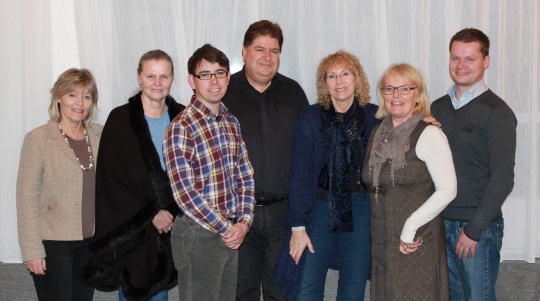  Fylkestingsgruppen samlet, fra v.: Karin S. Frøyd, Thove Bringaker, Hilmar Flatabø, Kåre Pettersen, Aina Dahl, Anne Marie Horntvedt, Per Martin Berg