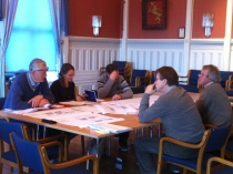  Fra møtet mellom administrasjon og arkitekter etter presentasjonen.