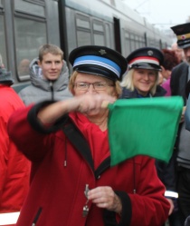 Ministeren klar med fløyte og flagg